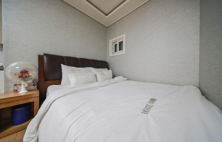 Shine Motel